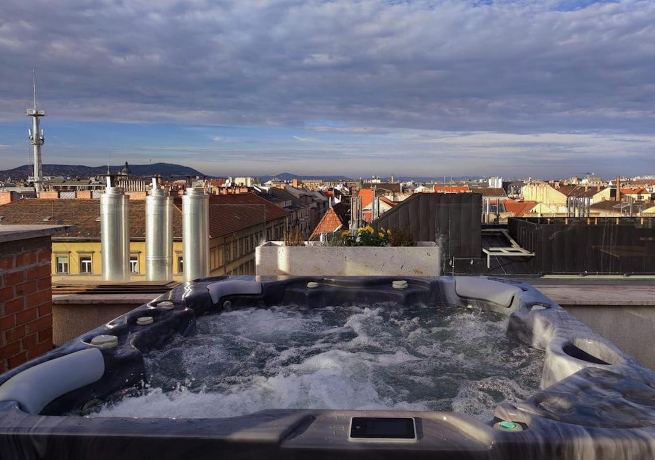 360 Panorama • Rooftop Jacuzzi • Downtown