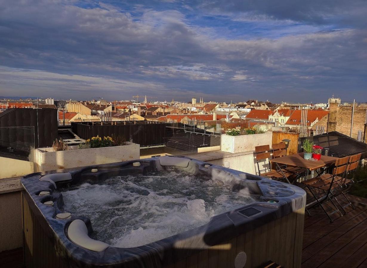 Apartamento 360 Panorama • Rooftop Jacuzzi • Downtown Budapest